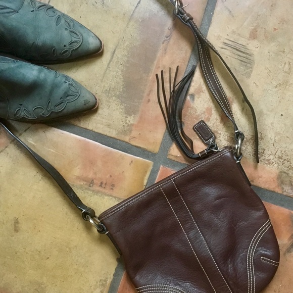 Coach Handbags - Vintage coach brown leather tote cross body bag